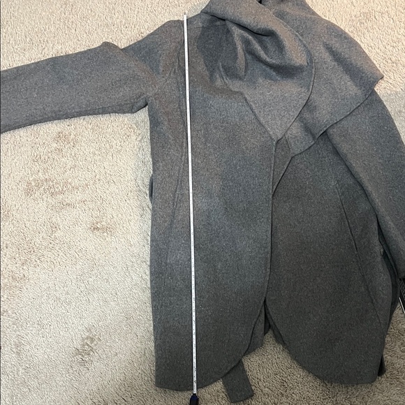 Tahari Women's Gray Cape Jacket - Picture 11 of 14